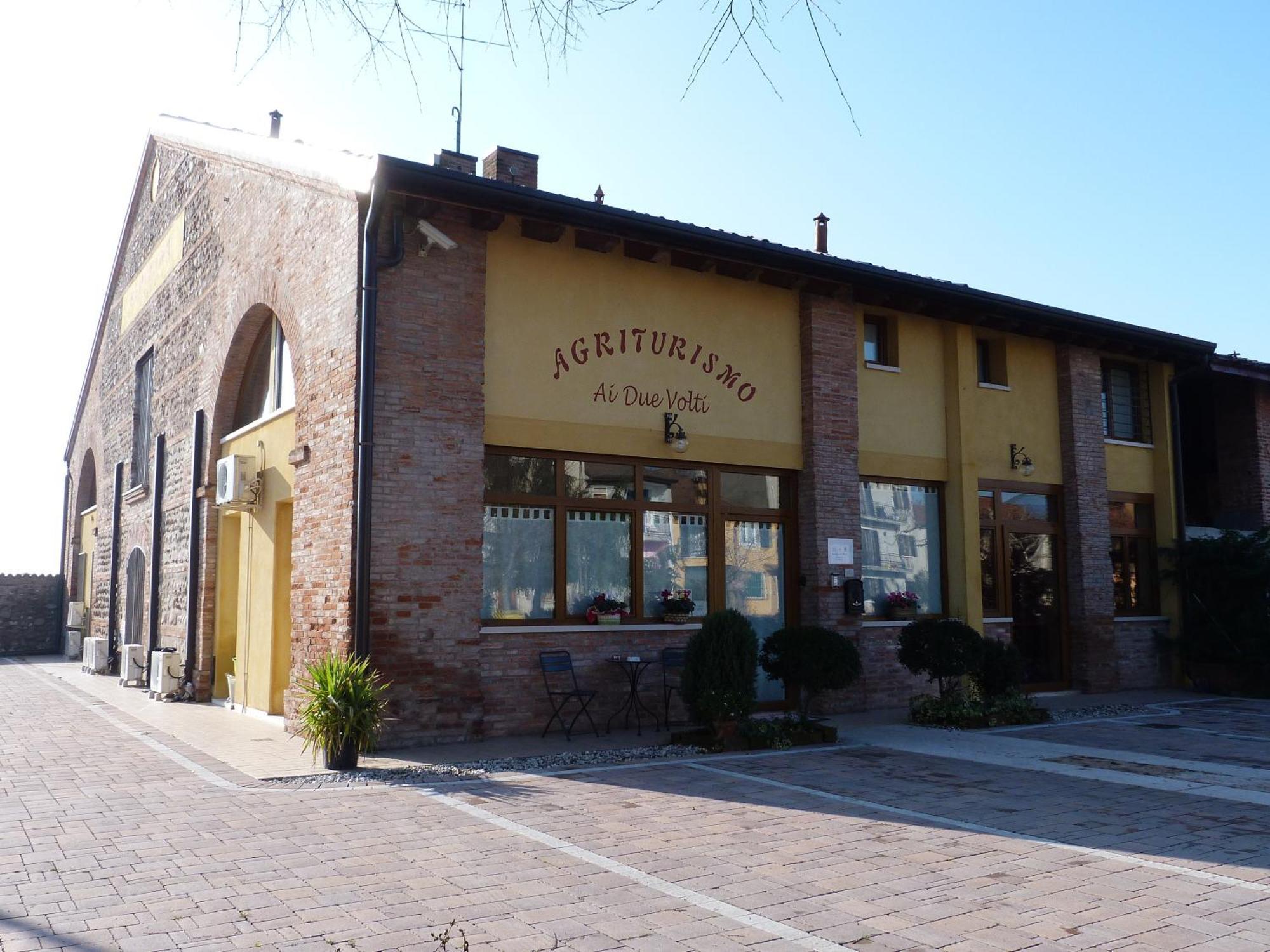 Agriturismo Ai Due Volti Dossobuono Exterior foto