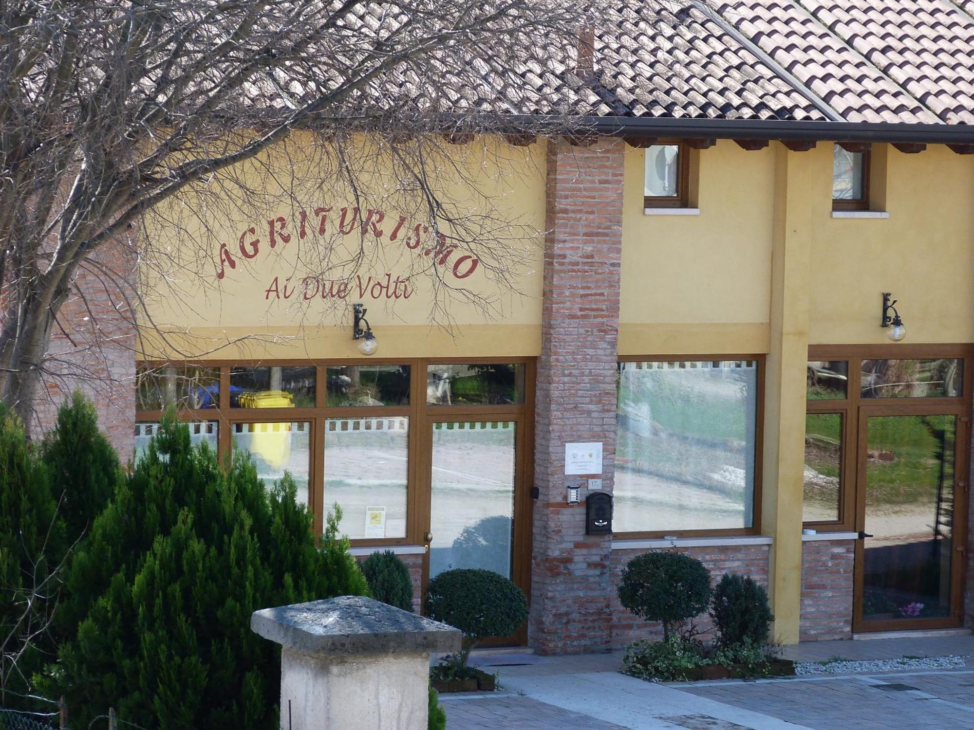 Agriturismo Ai Due Volti Dossobuono Exterior foto