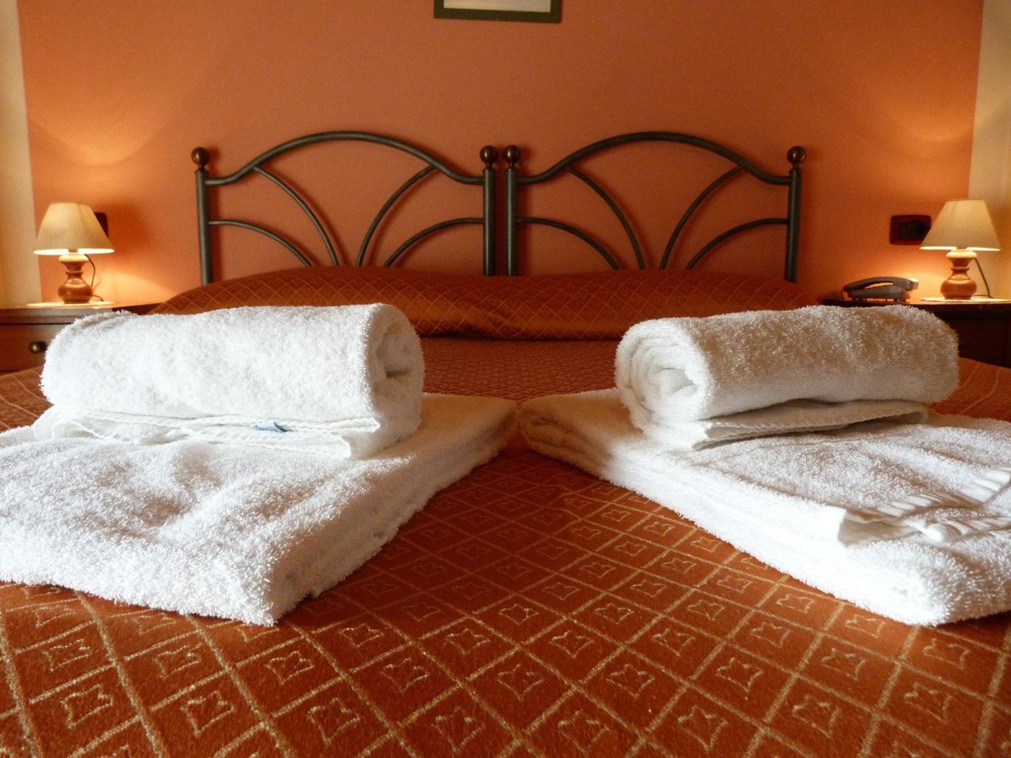 Agriturismo Ai Due Volti Dossobuono Zimmer foto