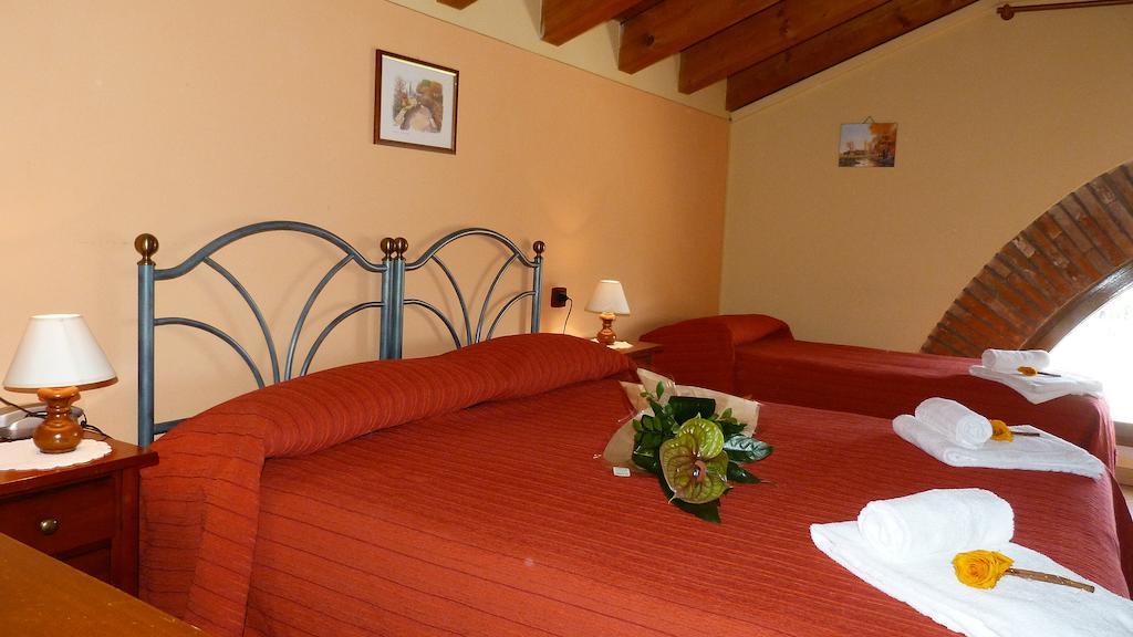 Agriturismo Ai Due Volti Dossobuono Exterior foto